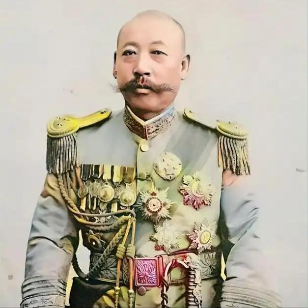 ：袁世凯87岁孙子太冻龄曹锟孙女罕见亮相mg不朽情缘游戏网站军阀后人聚会照片曝光(图3)