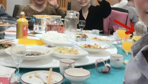 ：袁世凯87岁孙子太冻龄曹锟孙女罕见亮相mg不朽情缘游戏网站军阀后人聚会照片曝光(图18)