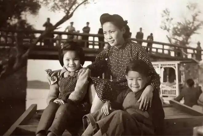 ：袁世凯87岁孙子太冻龄曹锟孙女罕见亮相mg不朽情缘游戏网站军阀后人聚会照片曝光(图5)